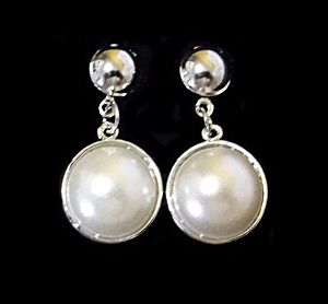 BRINCO PEROLA PRATEADO importado BB010