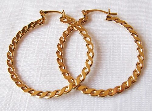 BRINCO ARGOLA FOLHEADA A OURO 18K OB011