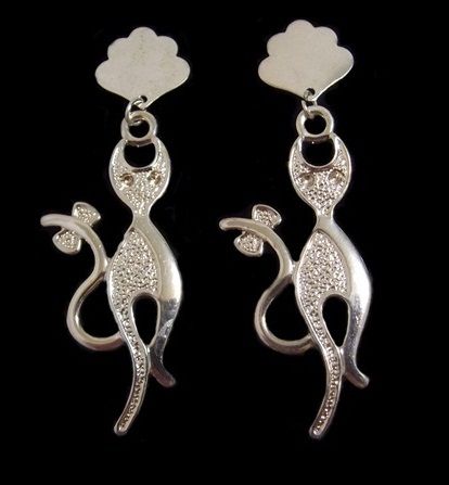 BRINCO GATA Folheado a PRATA PB039